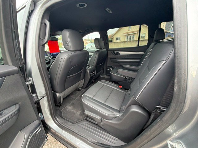 Used 2025 Buick Enclave Preferred AWD/4WD image 19