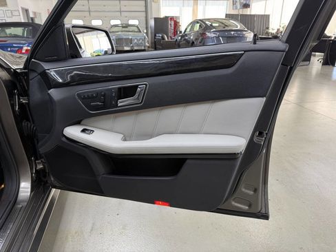 Used 2010 Mercedes-Benz E 350 Sedan w/ Premium 1 Pkg image 16