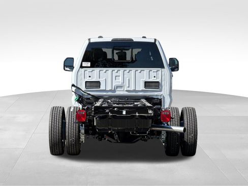 New 2026 Ford F550 4x4 Crew Cab Super Duty w/ XL Chrome Package image 4