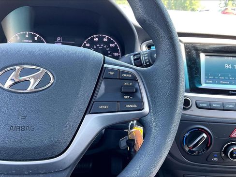 Used 2018 Hyundai Accent SE FWD image 12