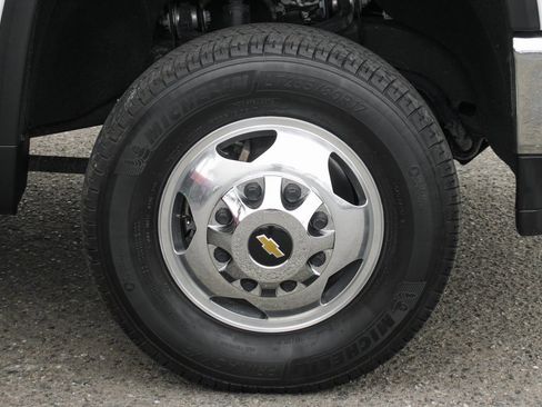 Used 2023 Chevrolet Silverado 3500 LTZ w/ LTZ Convenience Package image 45