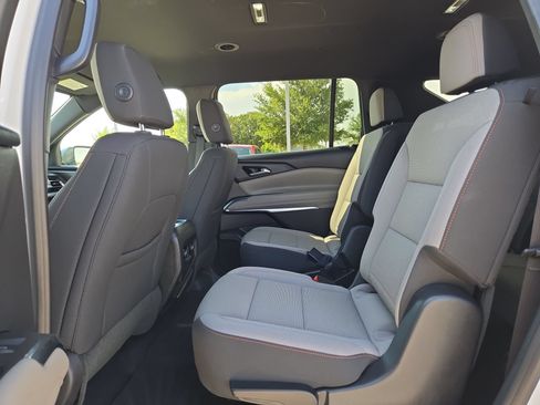 Used 2026 Chevrolet Traverse LT w/ Driver Confidence Package AWD/4WD image 13