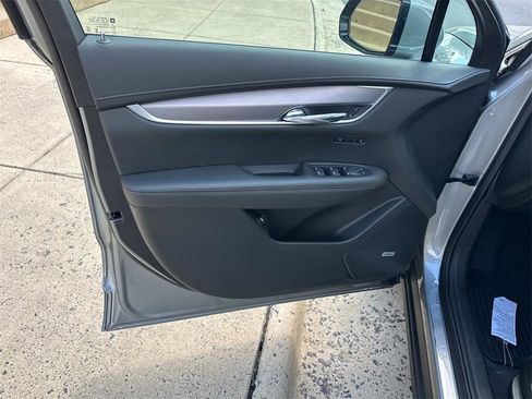 New 2025 Cadillac XT6 Luxury image 13