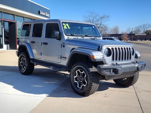 Used 2021 Jeep Wrangler Unlimited Sahara image 14