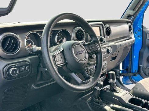 Used 2021 Jeep Wrangler Unlimited Sport image 4