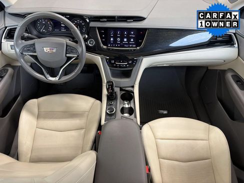Used 2022 Cadillac XT6 Premium Luxury w/ Technology Package FWD image 16