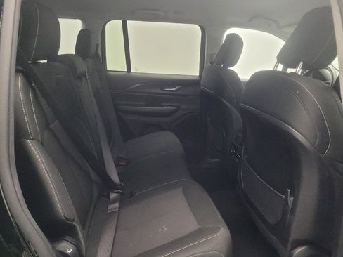 Used 2023 Jeep Grand Cherokee Laredo RWD image 19