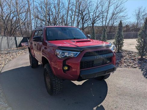 Used 2021 Toyota 4Runner Venture w/ Moonroof Package image 7