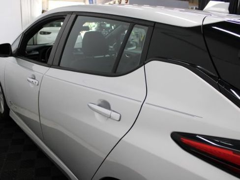 Used 2019 Nissan Leaf FWD image 9