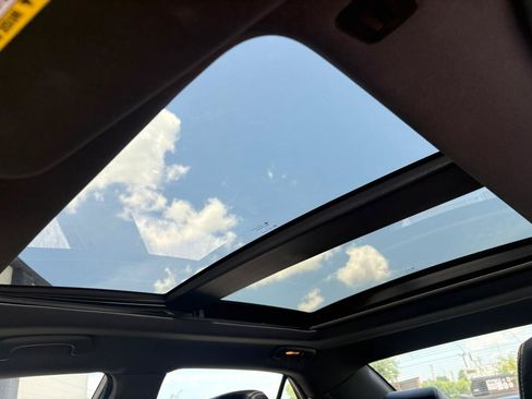 Used 2022 Chrysler 300 S RWD image 11