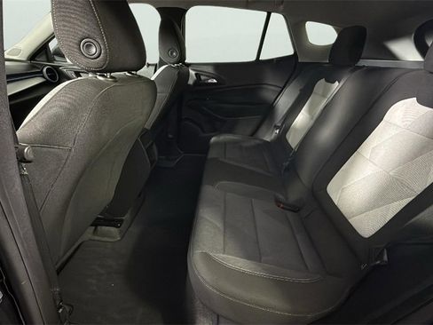 Used 2024 Chevrolet Trax LS w/ LS Convenience Package image 25