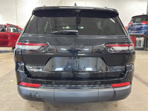 Used 2023 Jeep Grand Cherokee L Limited w/ Luxury Tech Group II AWD/4WD image 5