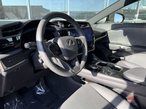 Used 2023 Lexus RZ 450e Premium image 28