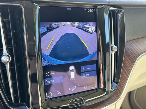 Certified 2021 Volvo XC60 T5 Momentum w/ Premium Package image 13