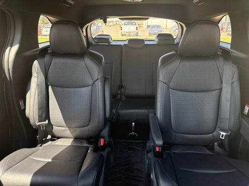 Used 2025 Toyota Sienna XLE Woodland Edition AWD/4WD image 20
