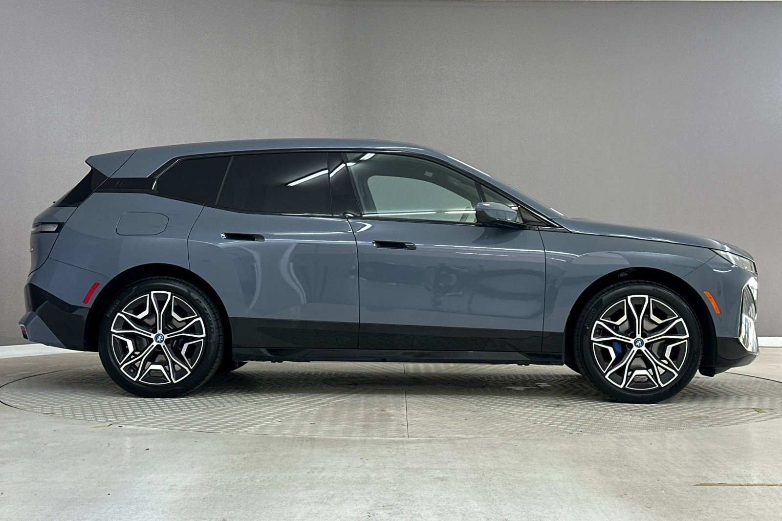 Certified 2024 BMW iX xDrive50 w/ Sport Package AWD/4WD image 7