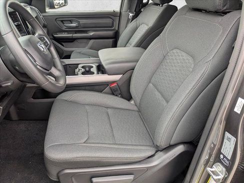New 2026 RAM 1500 Express AWD/4WD image 4