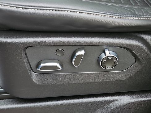 Used 2023 Cadillac Escalade Sport Platinum w/ LPO, ONYX Package image 27