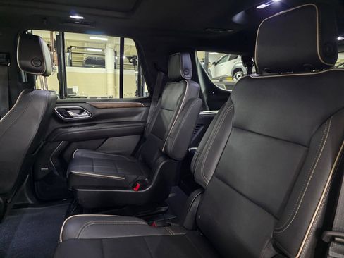 Used 2023 Chevrolet Tahoe Premier AWD/4WD image 16