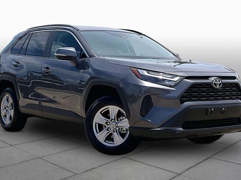 Used 2025 Toyota RAV4 XLE FWD image 3