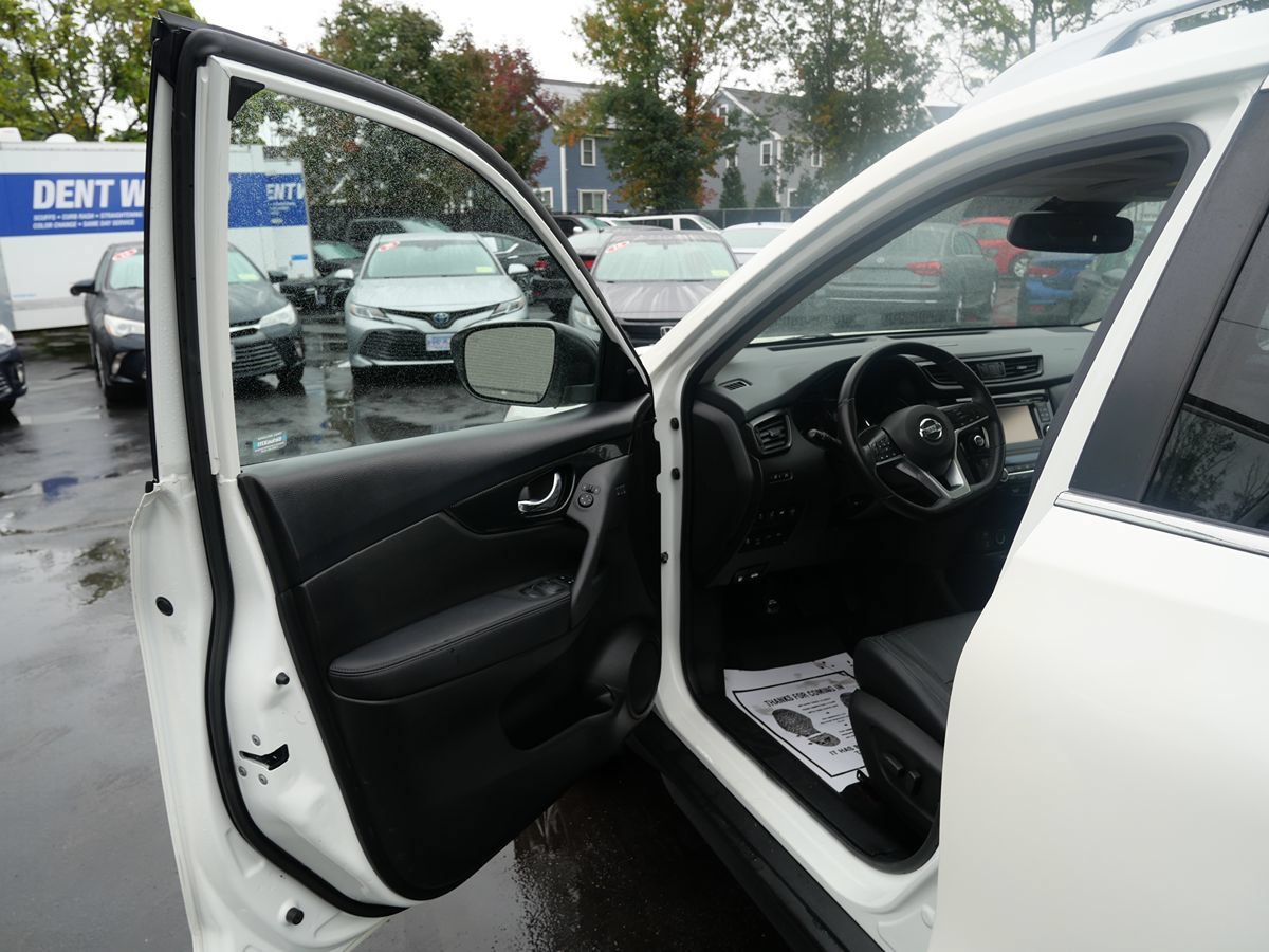 Used 2017 Nissan Rogue SL w/ SL Premium Package AWD/4WD image 15