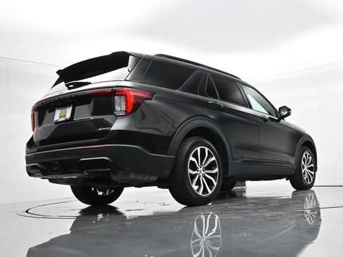 Used 2025 Ford Explorer ST-Line AWD/4WD image 27