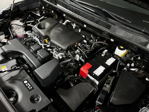 Certified 2025 Toyota RAV4 XLE AWD/4WD image 11
