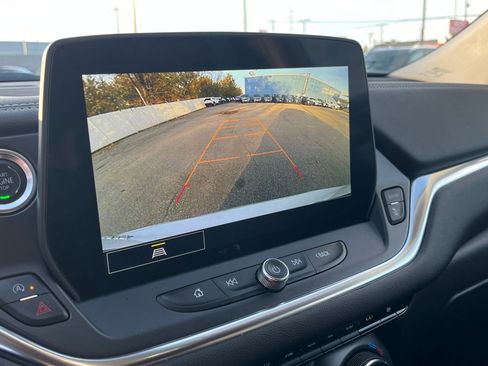 Used 2025 Chevrolet Blazer LT image 17