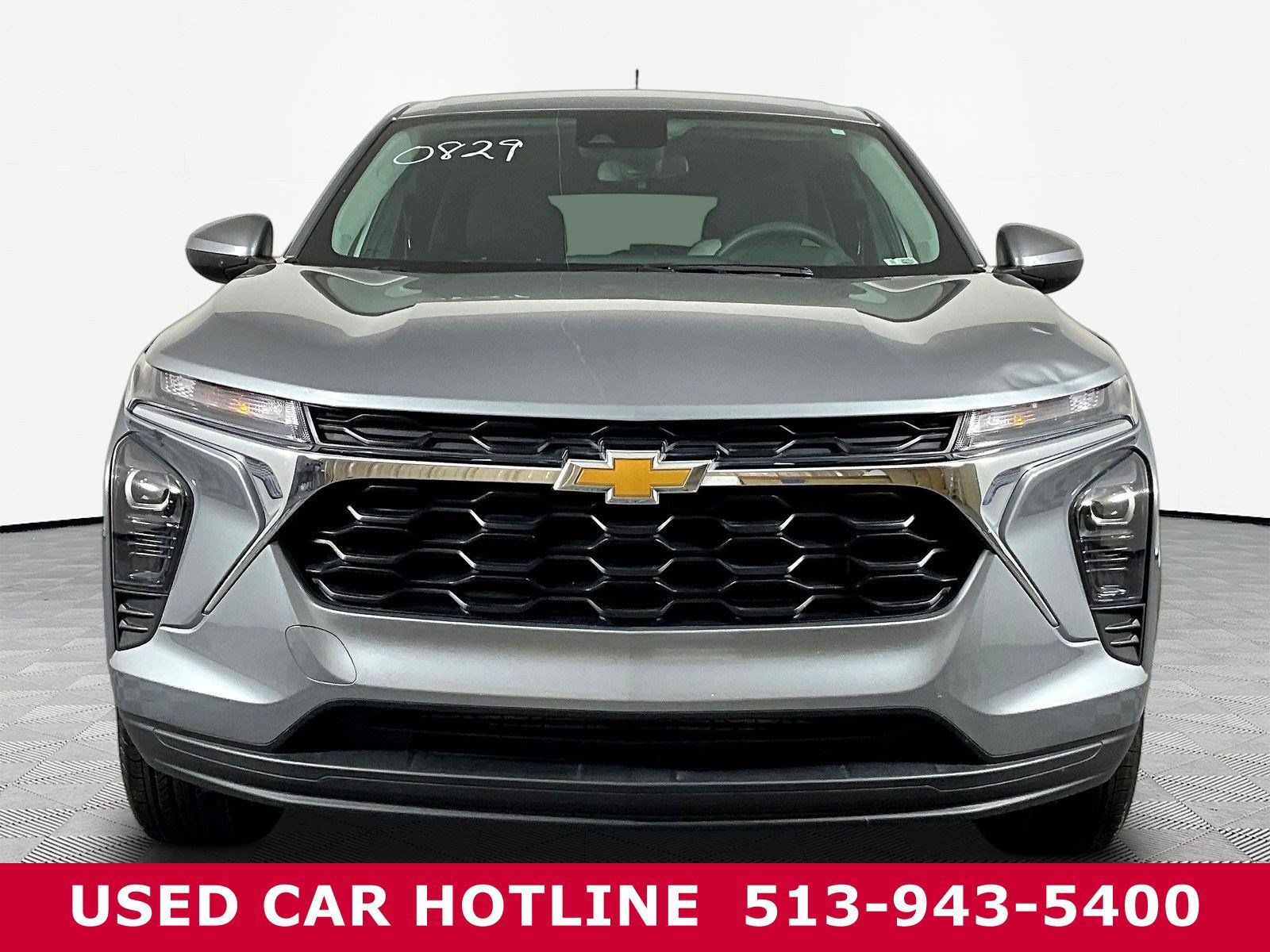 Used 2025 Chevrolet Trax LS w/ LS Convenience Package FWD image 2