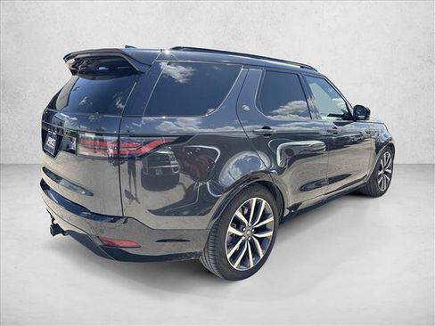 Used 2024 Land Rover Discovery Dynamic SE AWD/4WD image 5