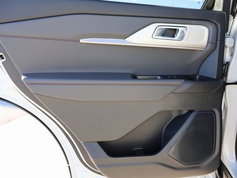 New 2026 Ford Explorer Active AWD/4WD image 19