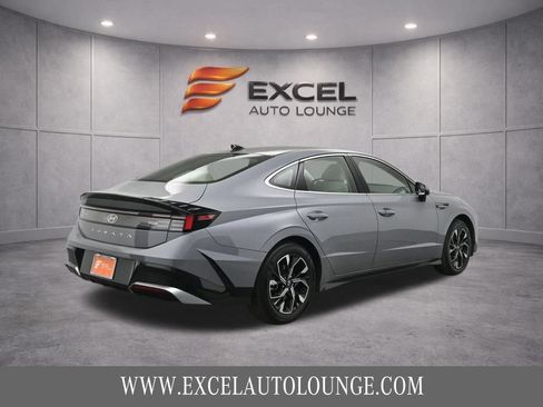 Used 2025 Hyundai Sonata SEL FWD image 9