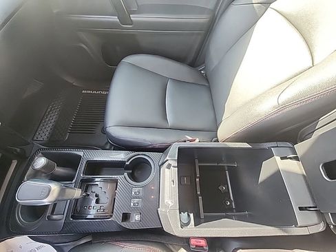 Used 2018 Toyota 4Runner TRD Off-Road Premium image 23