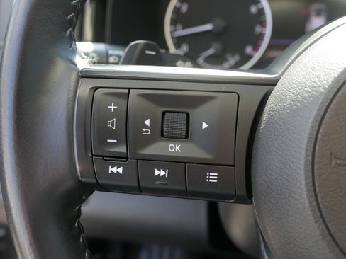 Used 2025 Nissan Pathfinder SV FWD image 16