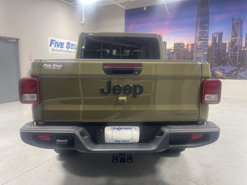 New 2025 Jeep Gladiator Sport image 22