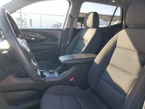 Used 2023 GMC Terrain SLE w/ Driver Convenience Package image 12