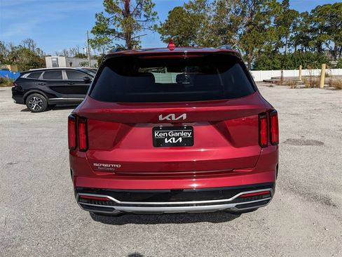 Certified 2023 Kia Sorento SX image 8