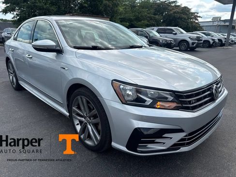 Used 2017 Volkswagen Passat 1.8T R-Line FWD image 7