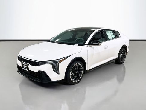 New 2025 Kia K4 GT-Line w/ GT-Line Premium Package image 3