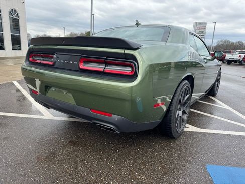 Used 2018 Dodge Challenger R/T Scat Pack w/ Leather Interior Group RWD image 12