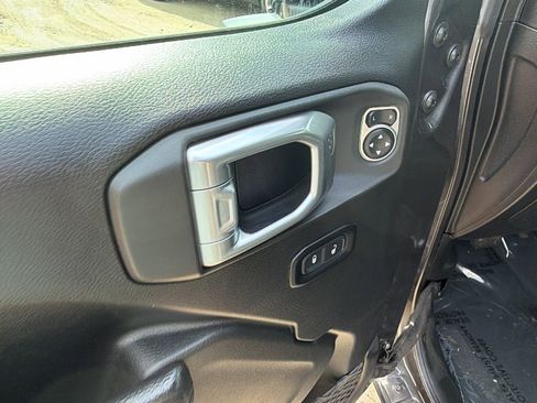 Used 2024 Jeep Wrangler Sport S image 15