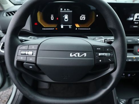 New 2025 Kia K4 LXS image 29