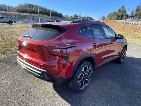 New 2026 Chevrolet Trax RS w/ Sunroof Package image 7
