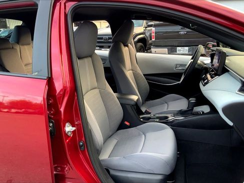 Used 2025 Toyota Corolla SE image 8