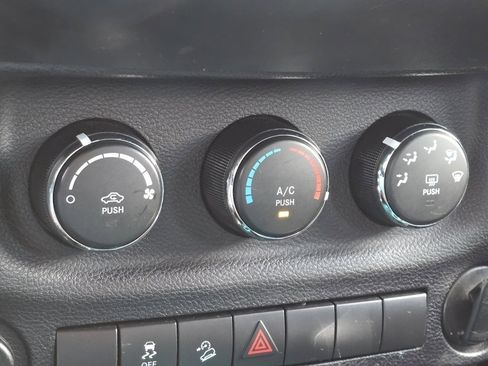 Used 2017 Jeep Wrangler Unlimited Sport w/ Connectivity Group image 25