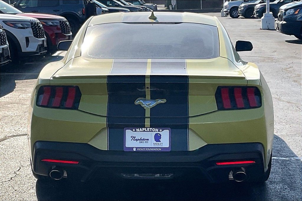 Used 2025 Ford Mustang Premium RWD image 3