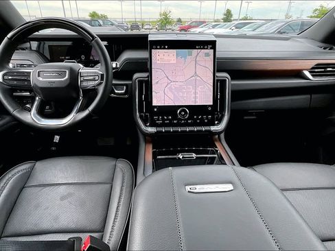 Used 2025 GMC Yukon Denali w/ Denali Reserve Package AWD/4WD image 18