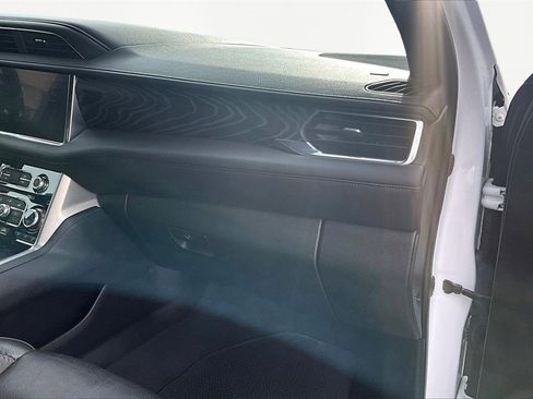 Used 2023 GMC Yukon XL Denali image 17