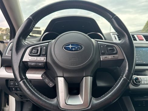 Used 2017 Subaru Outback 2.5i Limited image 7