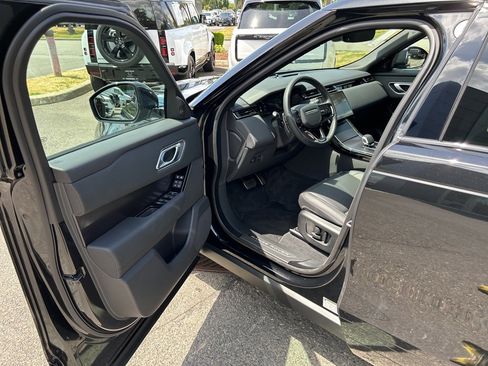 New 2026 Land Rover Range Rover Velar Dynamic SE image 22